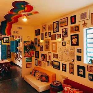 https://zili-pernambuco-hostel-camping-urbano.portodegalinhashotels.com