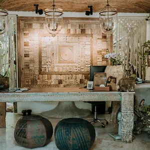 https://orchid-house-tulum.quintano-roohotels.com